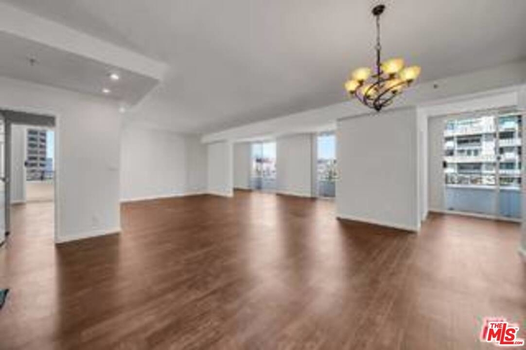 10390 Wilshire - Photo 1