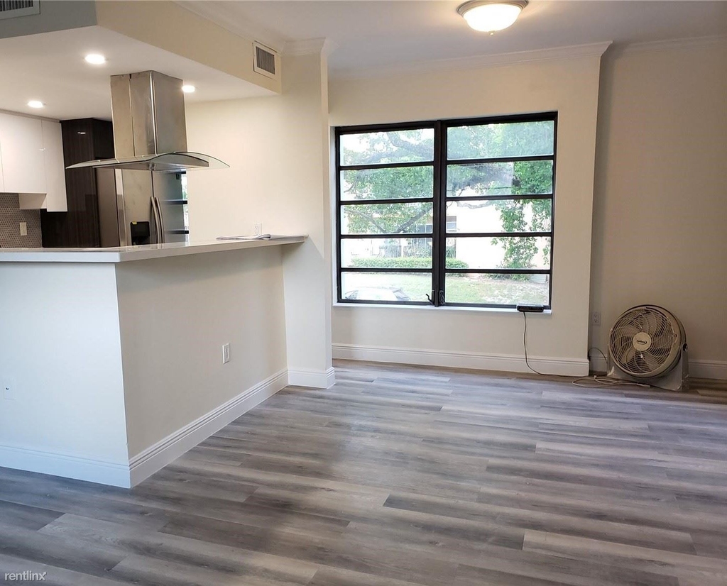 235 Antilla Ave Apt 8 - Photo 12