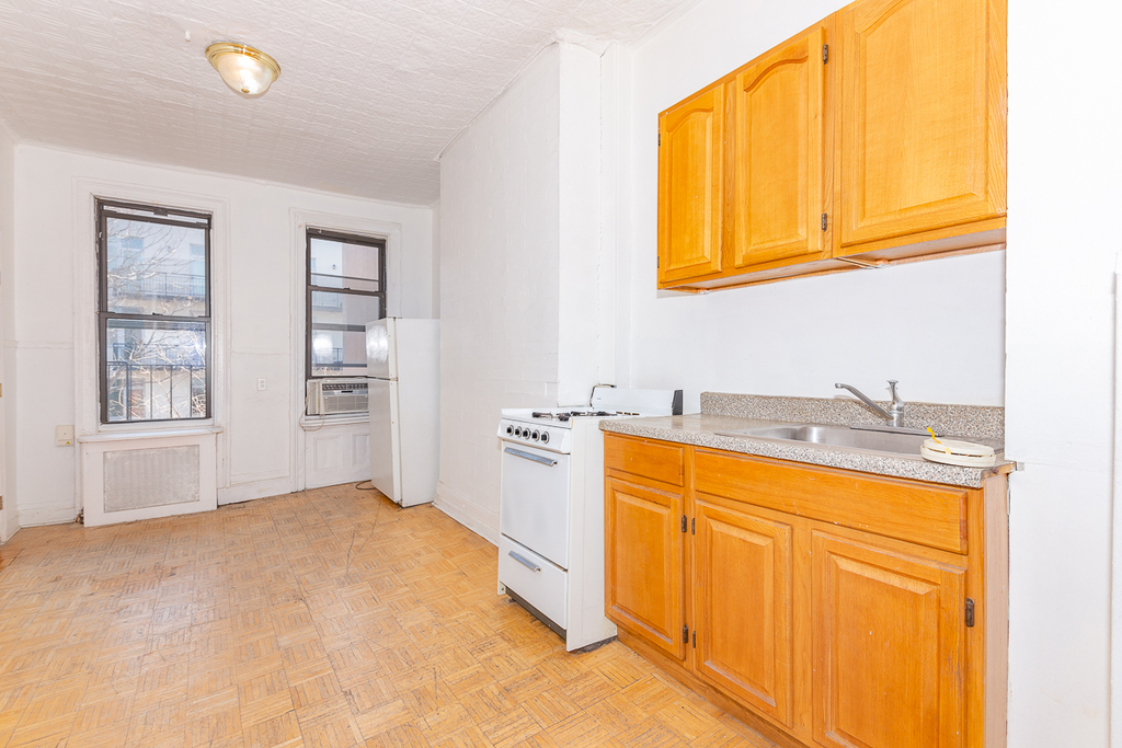 552 Grand Street - Photo 2