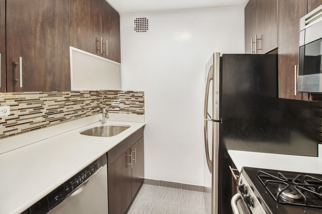 210 East 32nd Street - Photo 1