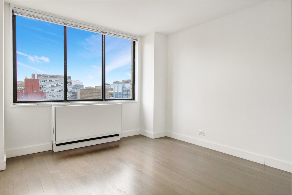 210 East 32nd Street - Photo 2