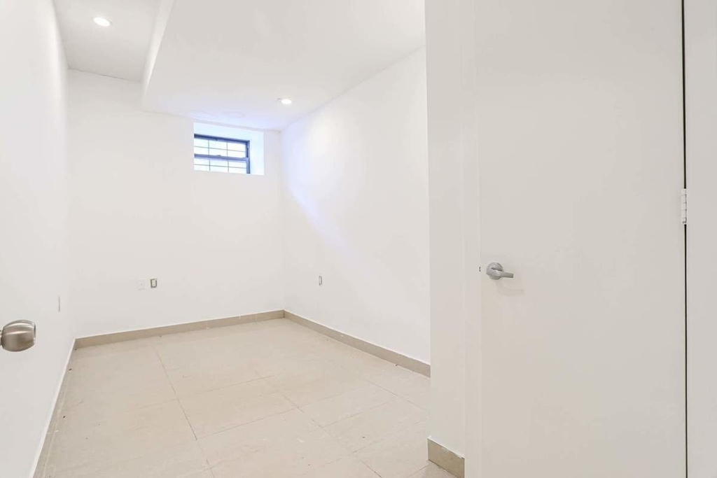 753 Lexington Avenue - Photo 9