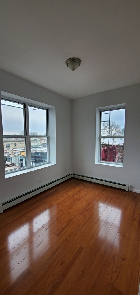 1490 East 35th Street - Photo 3