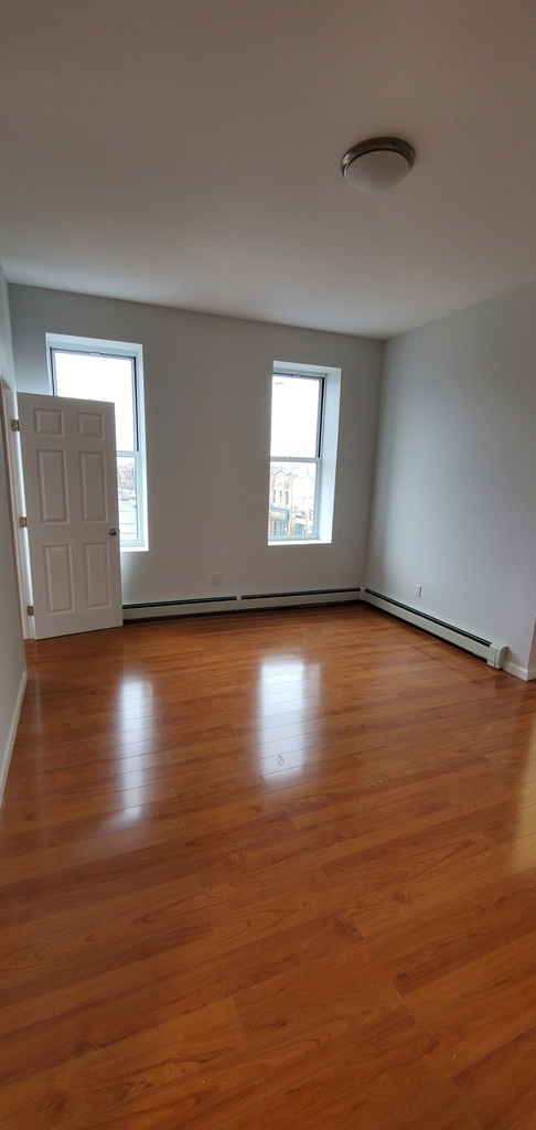 1490 East 35th Street - Photo 6