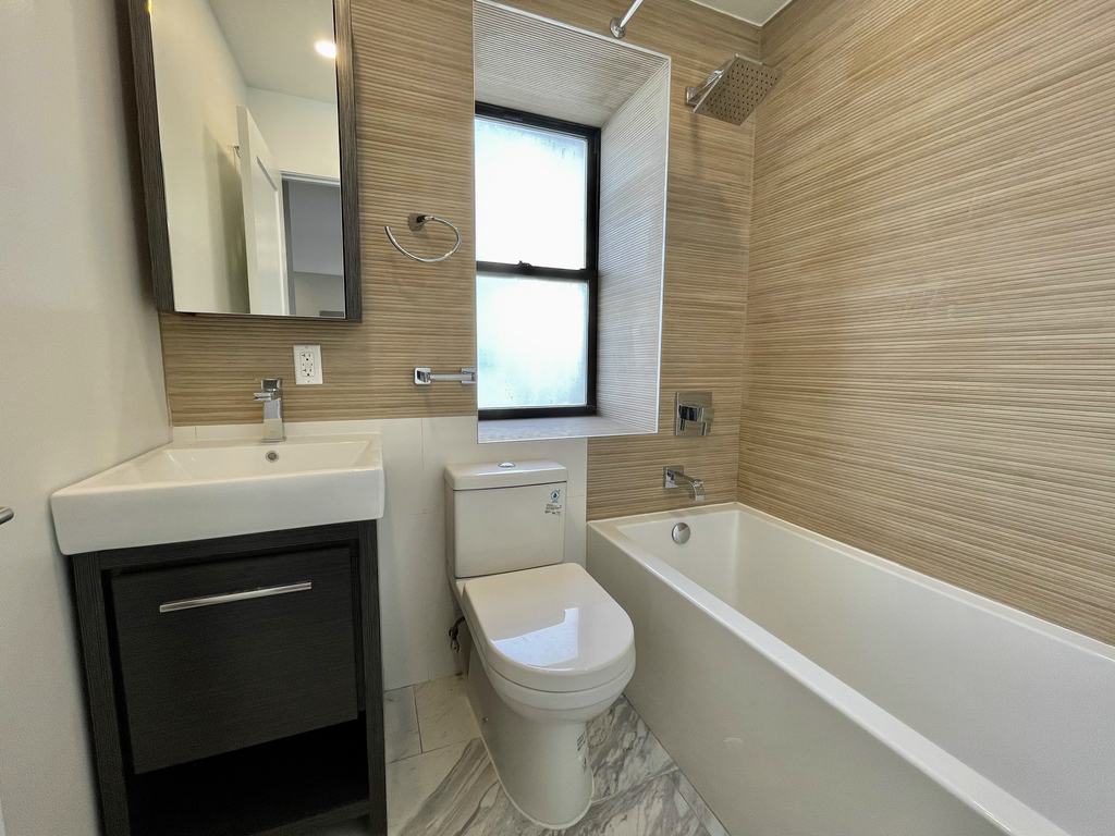 879 Dekalb Avenue - Photo 4