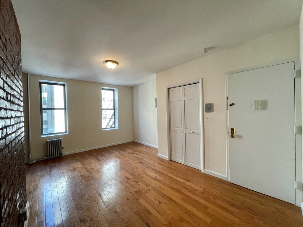 425 East 114th Street - Photo 3