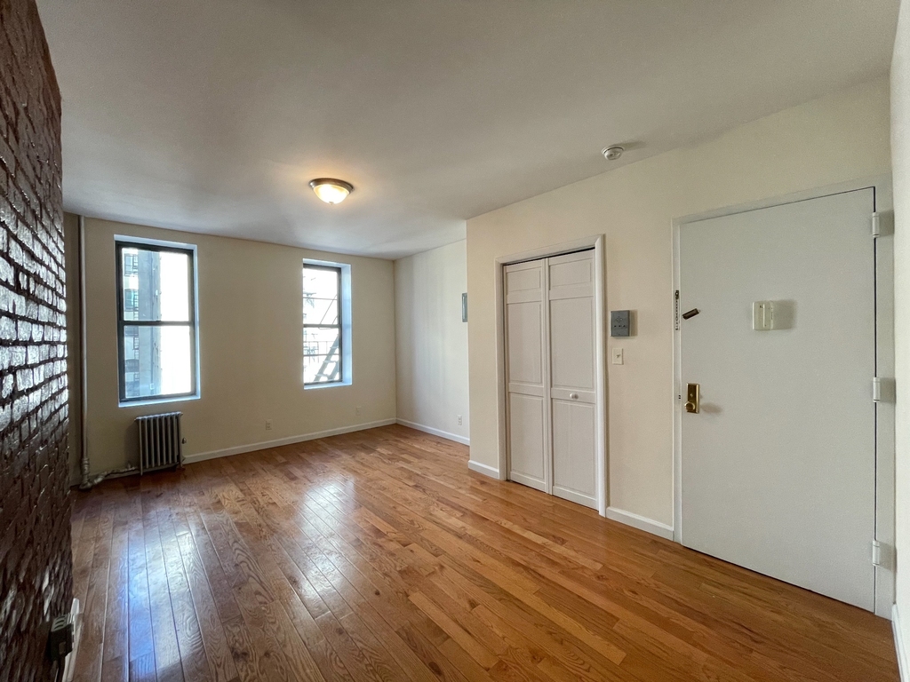 425 East 114th Street - Photo 2