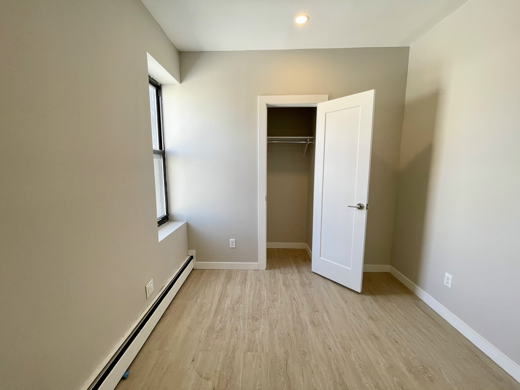 879 Dekalb Avenue - Photo 6