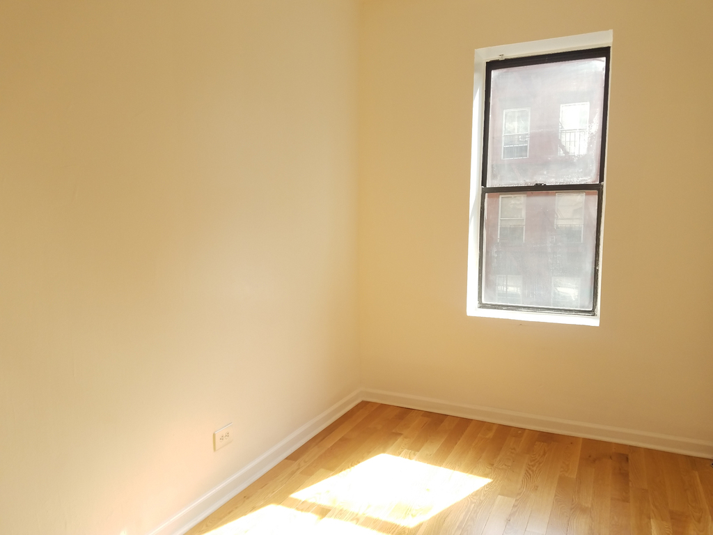 201 West 105th Street - Photo 6