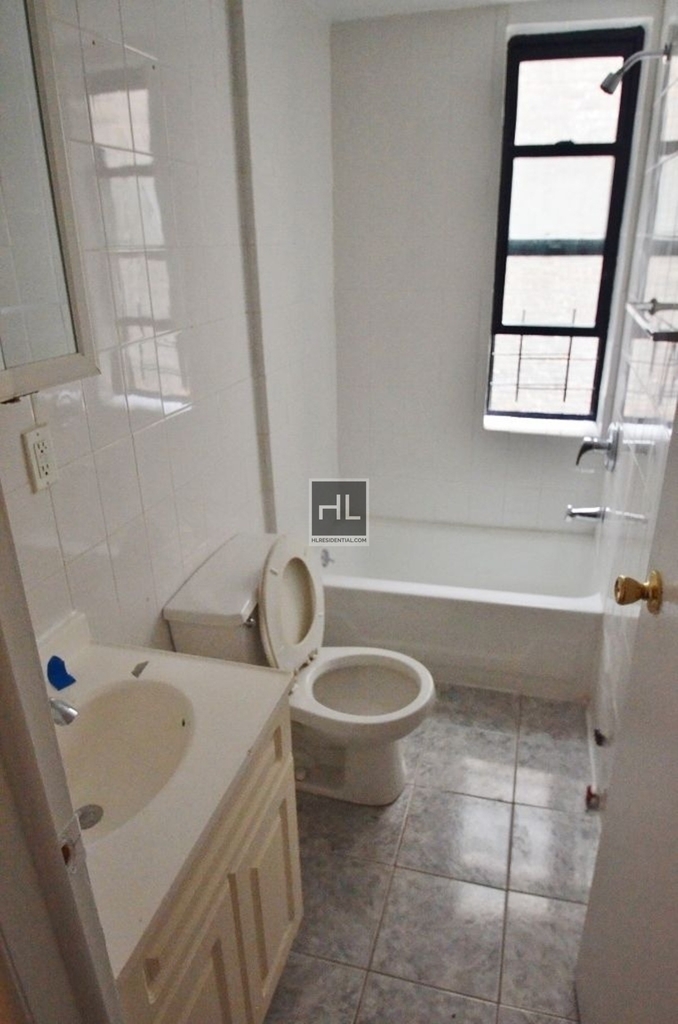 West 139 Street - Photo 7