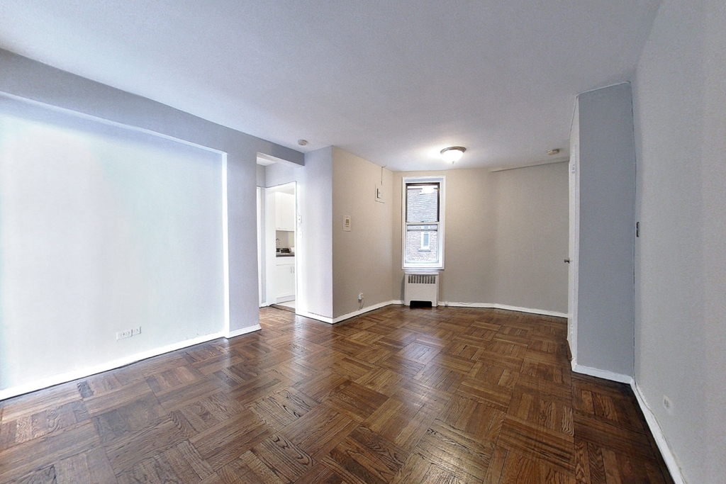 340 East 58th Street - Photo 6