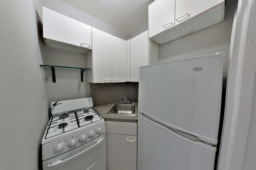 340 East 58th Street - Photo 2