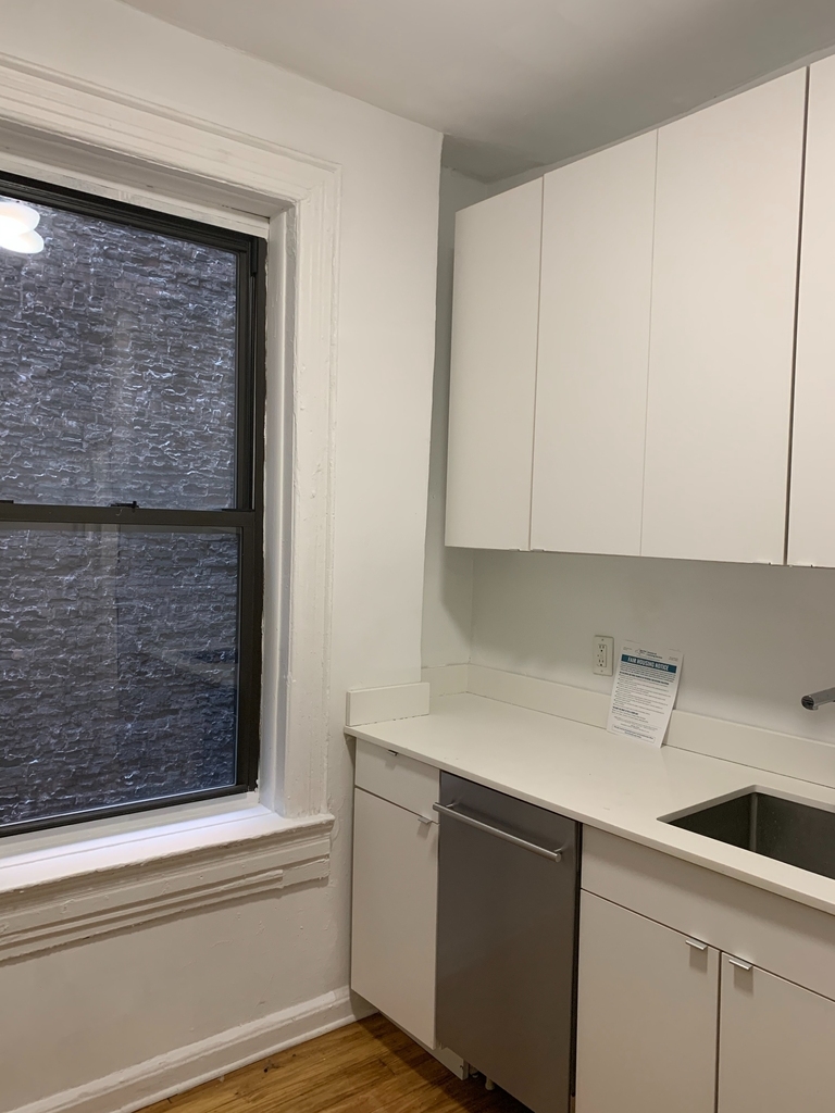 240 West 15th Street - Photo 7