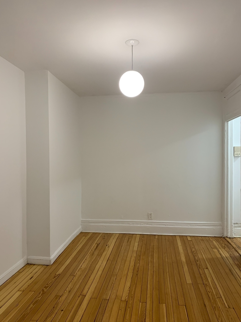 240 West 15th Street - Photo 2