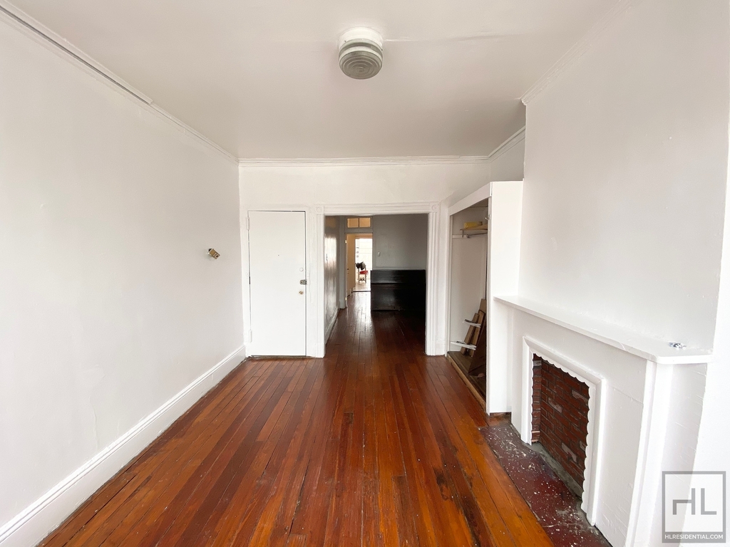 202 Kent Street - Photo 1