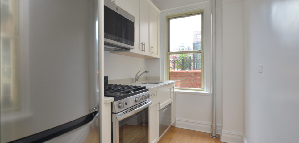 25 East 10th Street - Photo 3