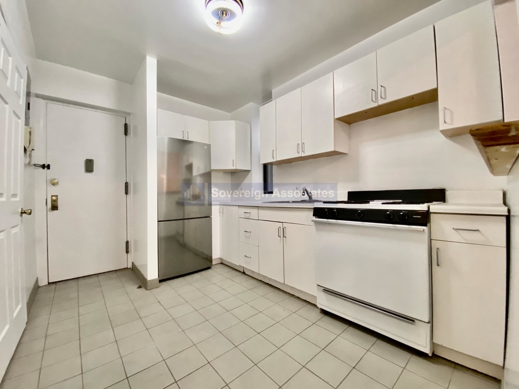 302 West 107th Street - Photo 5