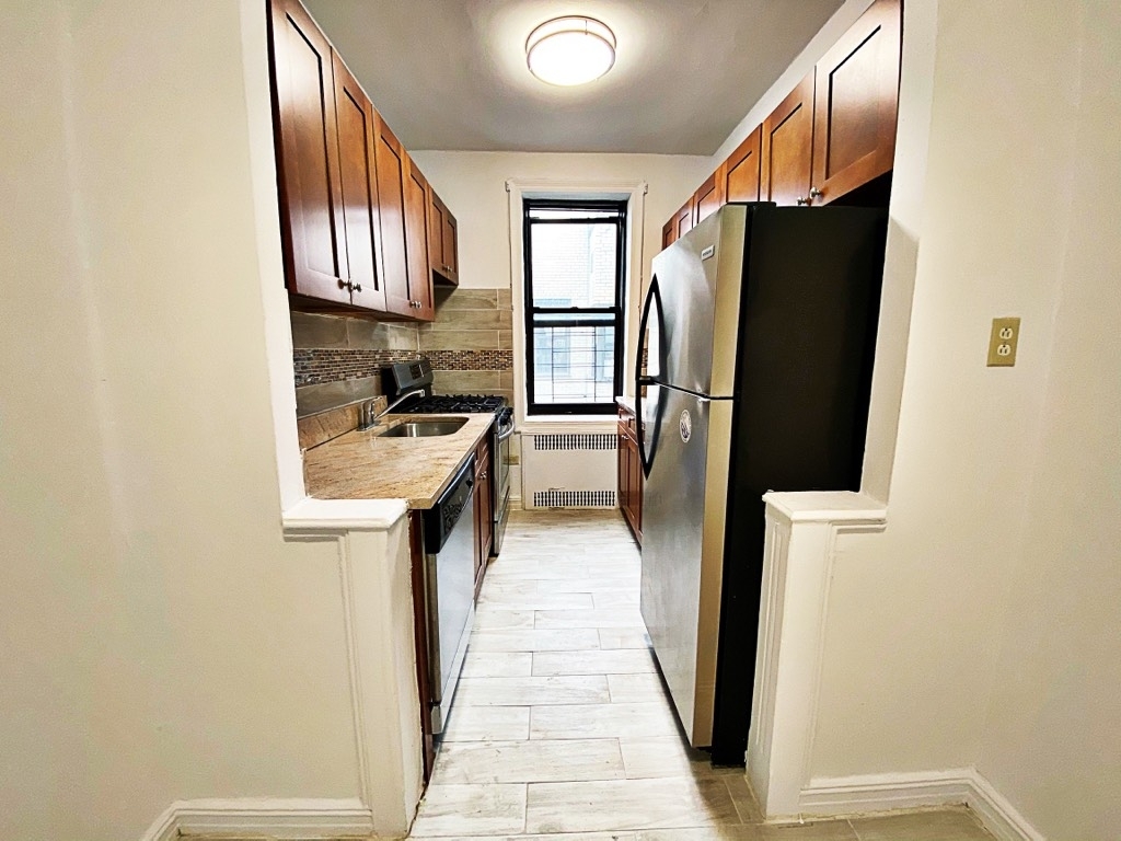 260 Ocean Parkway - Photo 2