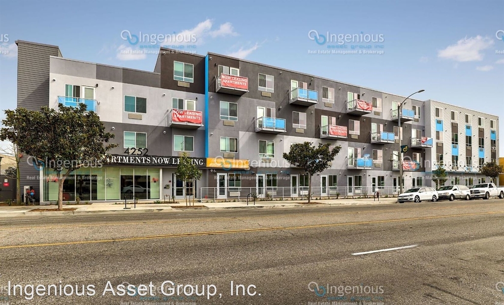 4252 Crenshaw Blvd. - Photo 10