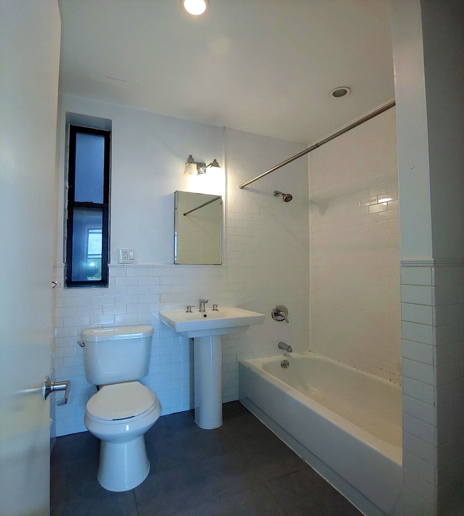 160 West 118th Street - Photo 4