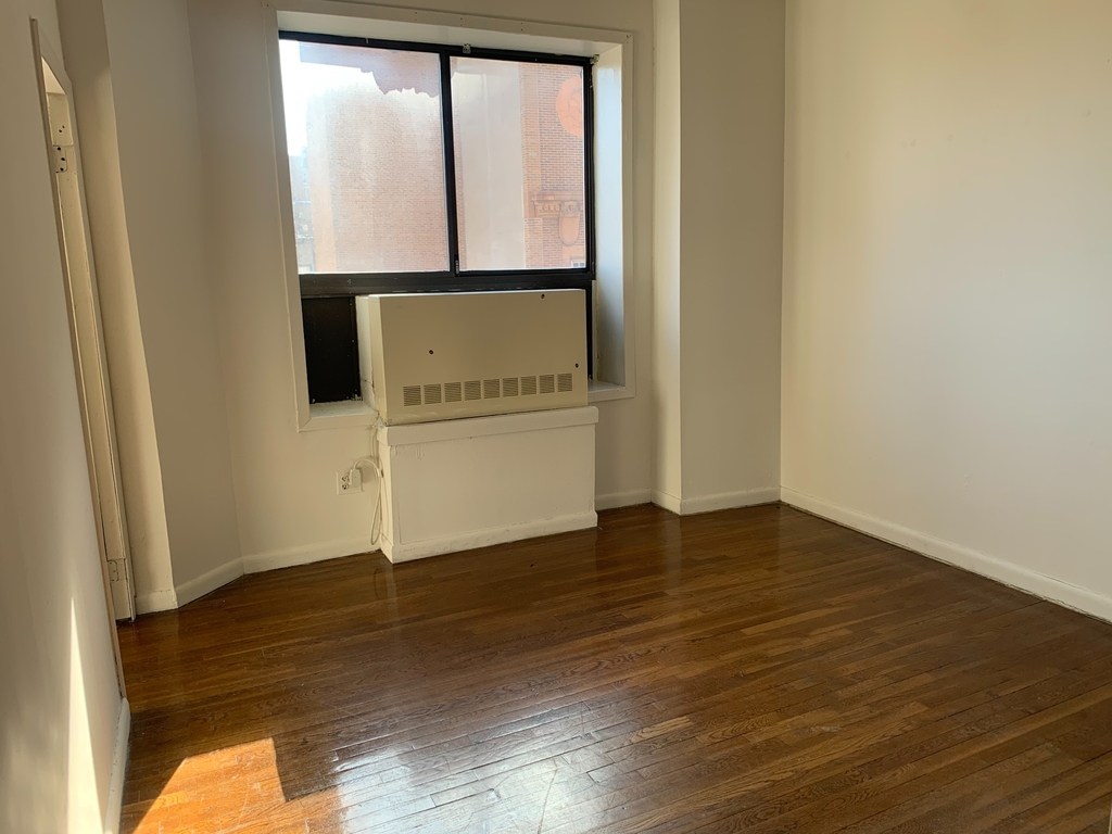 221 East 33rd Street - Photo 8