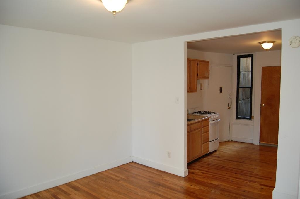 409 East 74 Street - Photo 3