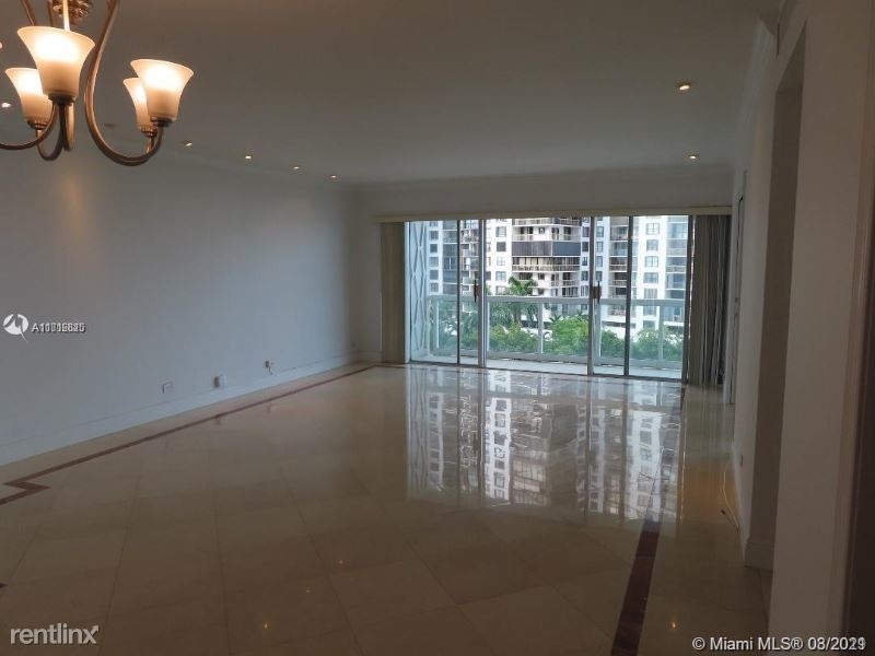 2451 Brickell Ave - Photo 2