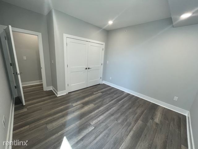 2206 Ridge Ave 3 - Photo 4