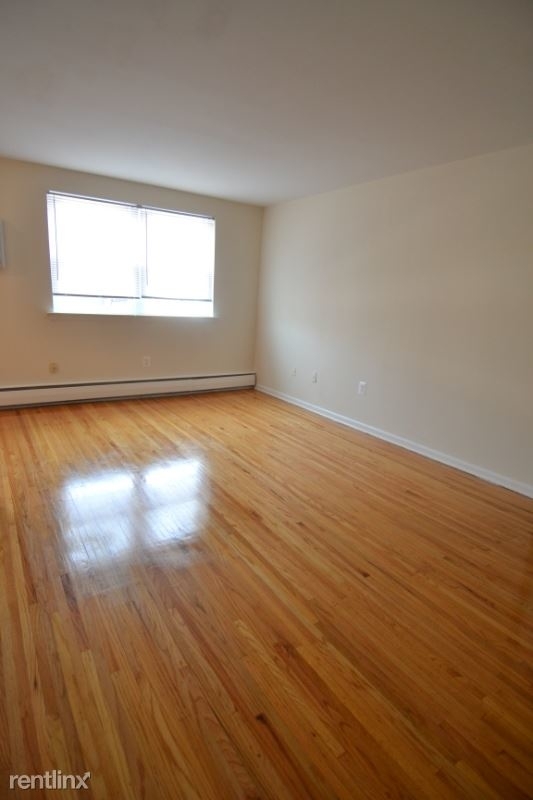 1835 Johnston Street 107 - Photo 3