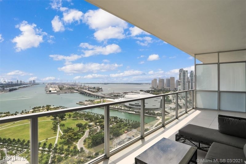 1100 Biscayne Blvd - Photo 2