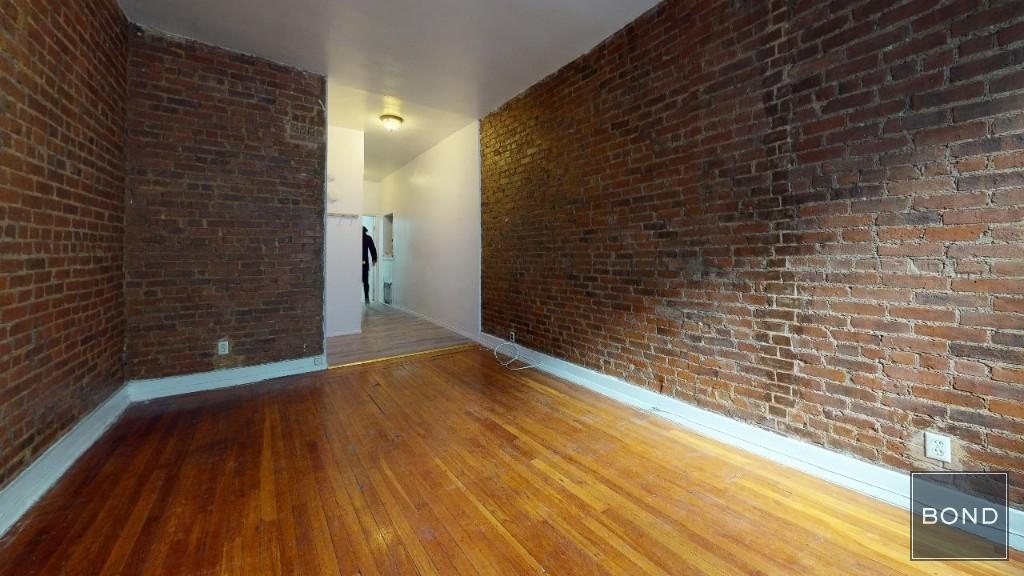 137 East 30th Street - Photo 2