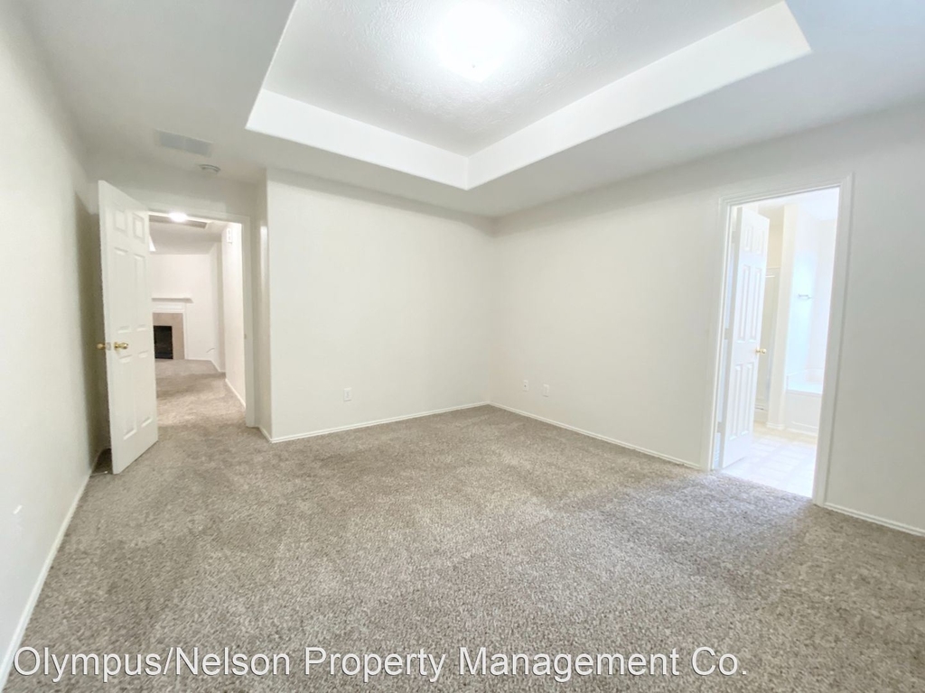 8803 Danbury Hollow Lane - Photo 11