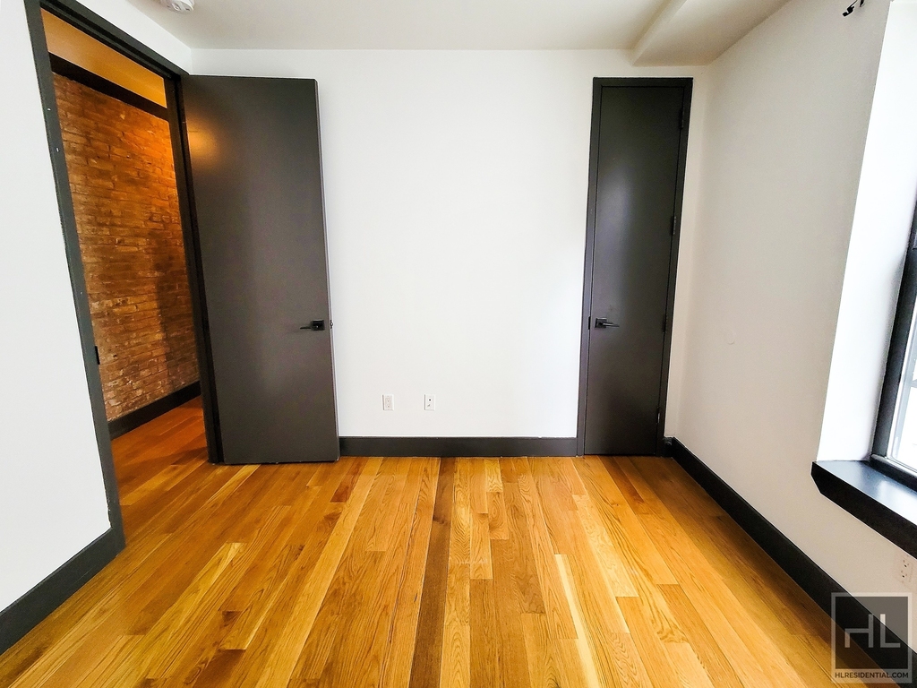 1066 Park Place - Photo 12