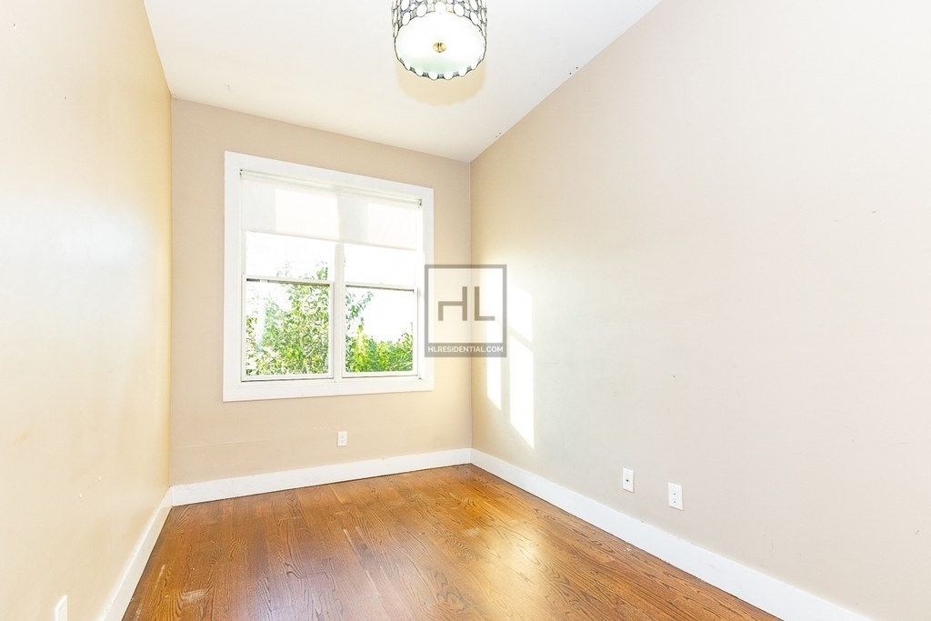 1035 Flushing Avenue - Photo 4