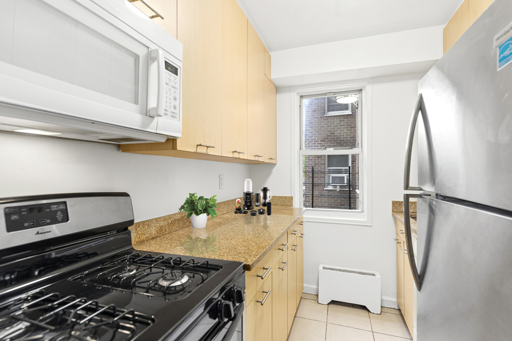 630 Lenox Avenue - Photo 2