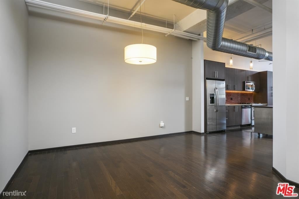 1645 Vine St Apt 411 - Photo 2