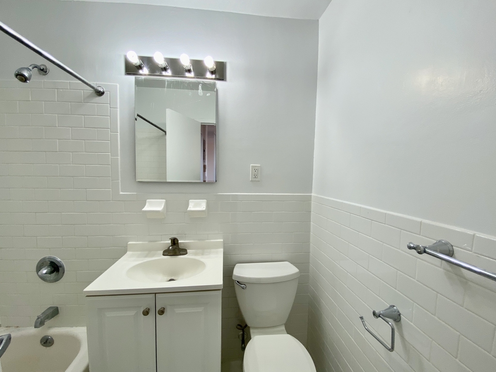 150 West 225th Street - Photo 4