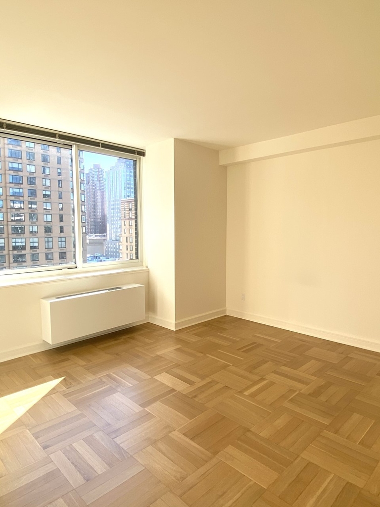 400 West 63rd Street - Photo 5