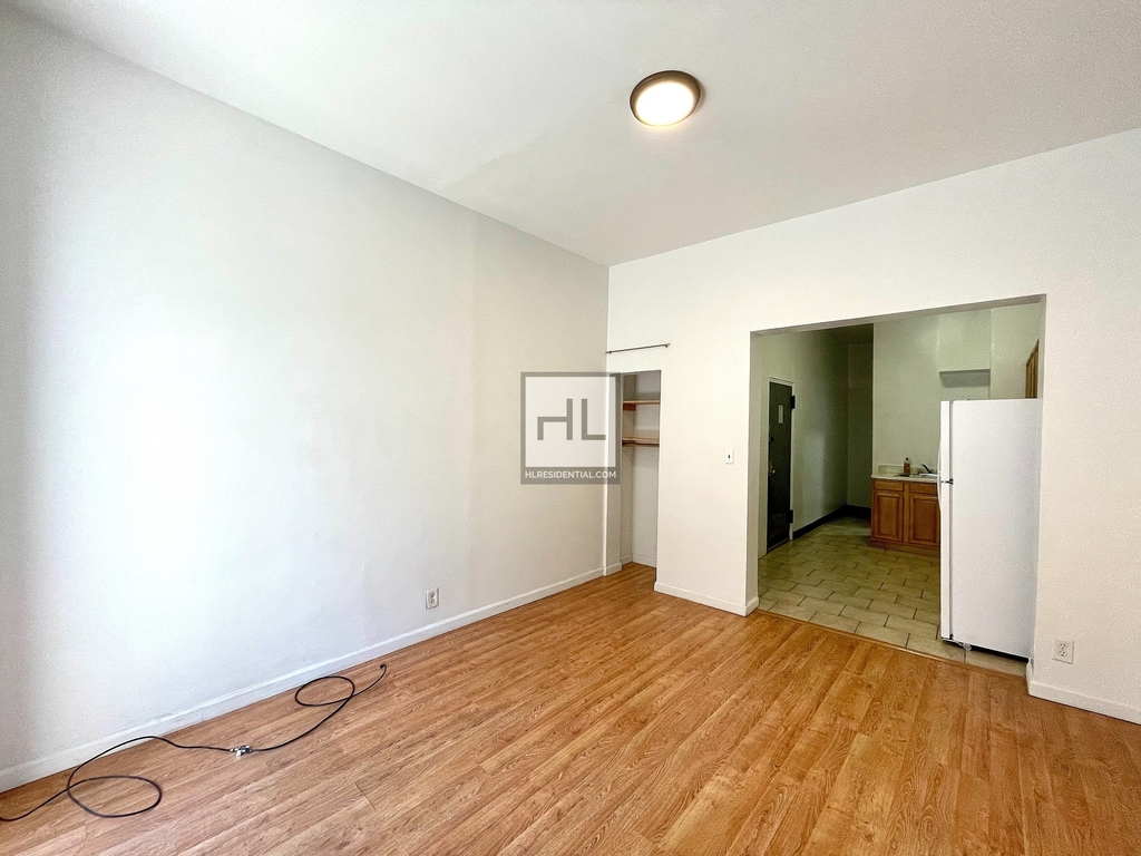 103 3 Avenue - Photo 3