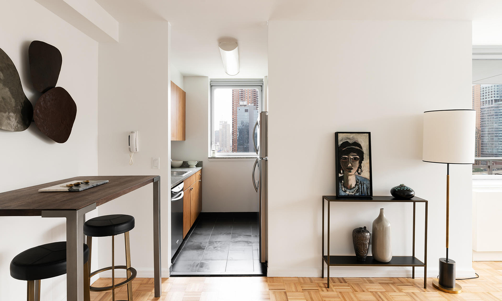 455 West 37th Street - Photo 1