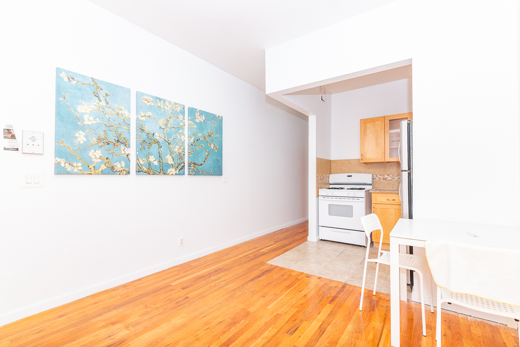 613 Marcy Avenue - Photo 3