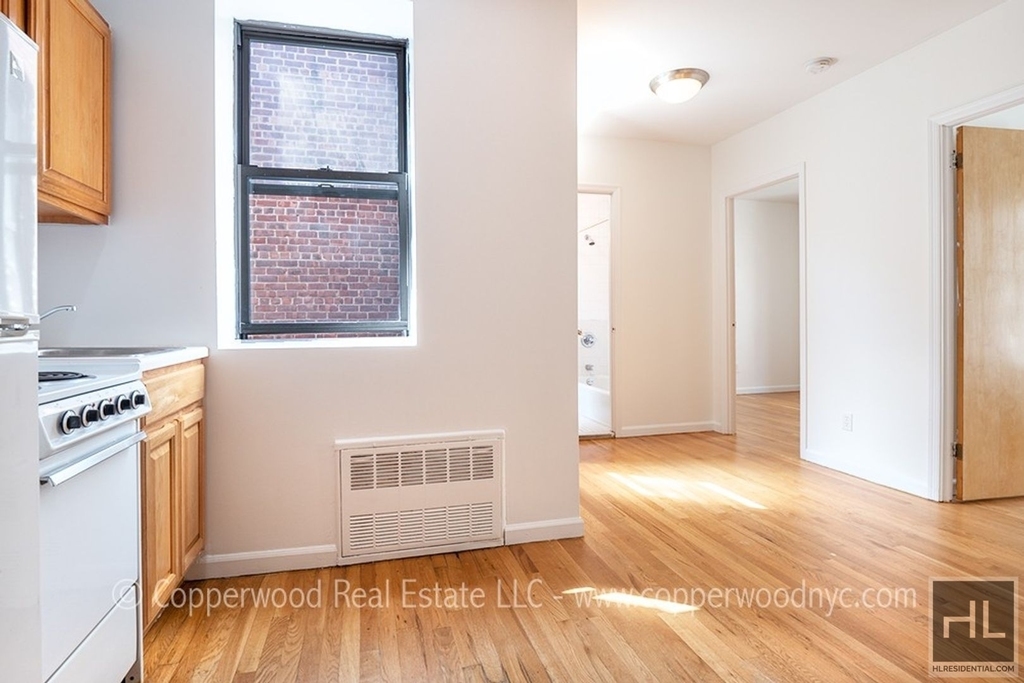 East 81 Street - Photo 1