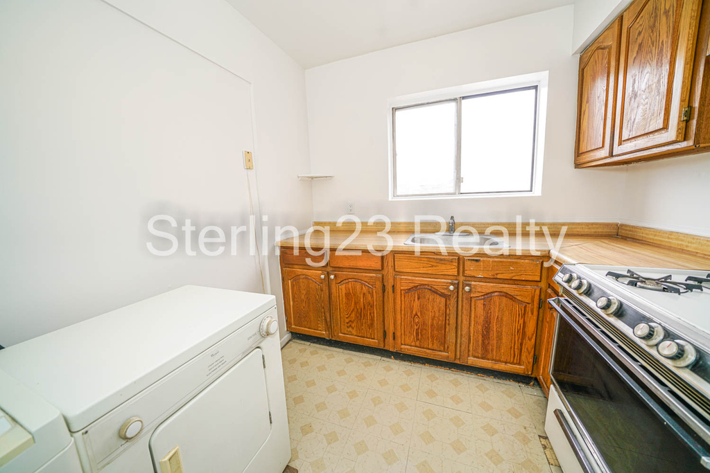 25-6 47th Street - Photo 9