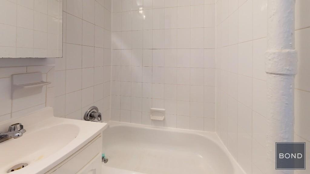 334 East 93 - Photo 2