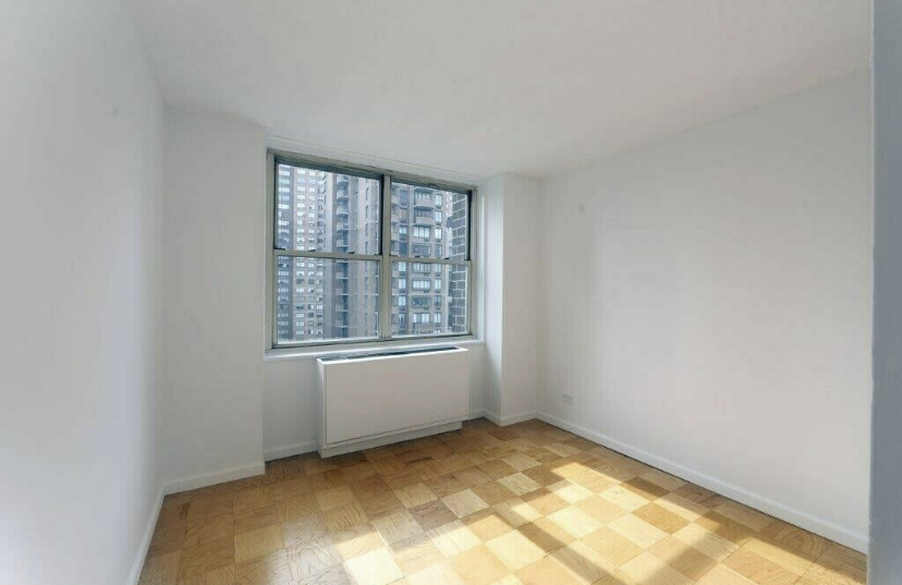 166 East 34th Street - Photo 3