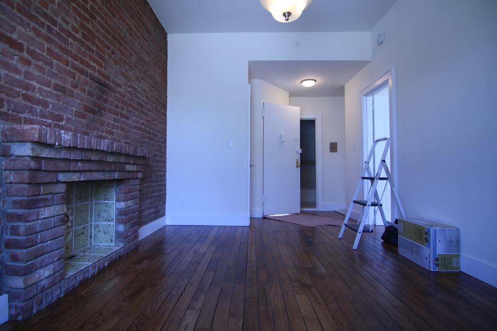 123 West 75th Street - Photo 1