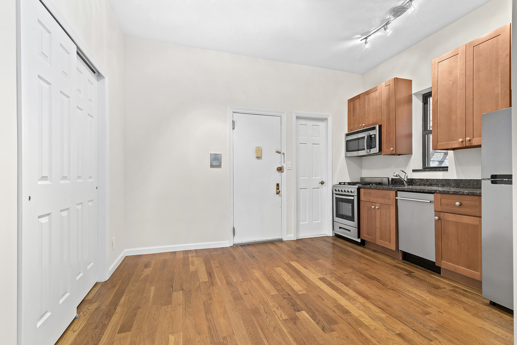 361 West 51st Street - Photo 2