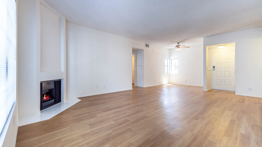 24452 West Valencia Blvd. - Photo 29