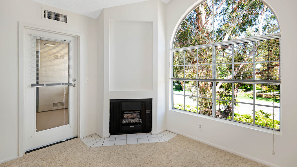 24452 West Valencia Blvd. - Photo 9
