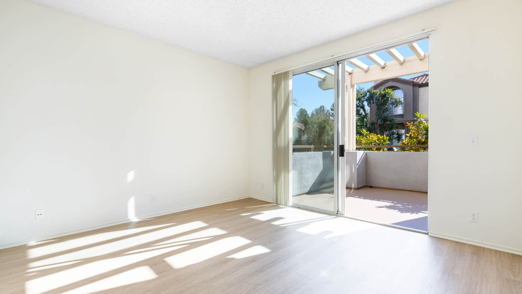 24452 West Valencia Blvd. - Photo 15